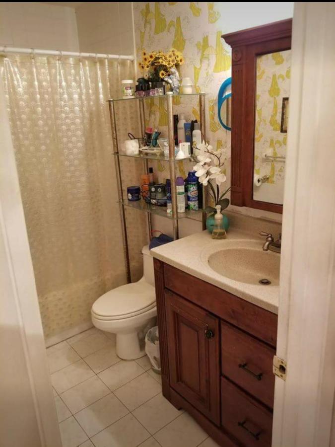 Snug Minimalist Full Bed With 50 Inch Smart Tv, Netflix, Airplay, Mini-Fridge, And 500 Mbps Wifi Near Fiu, Dolphin Mall, Airport Miami Bagian luar foto